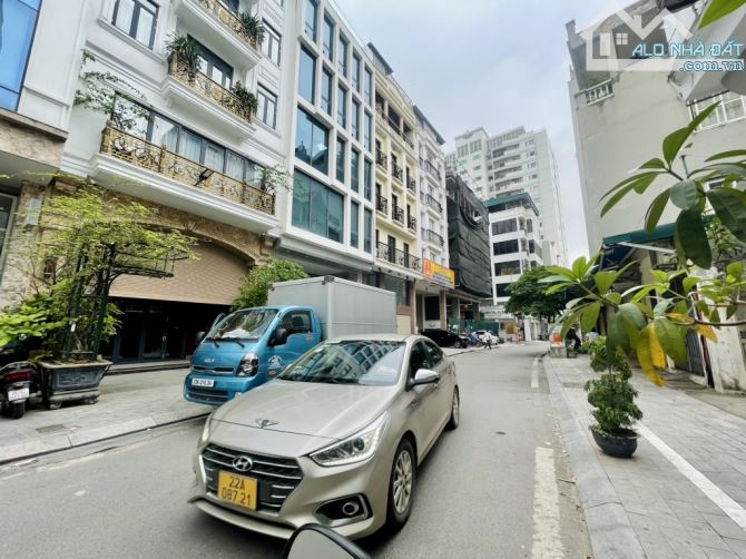 Vip nhất tây hồ - ô tô - ngõ thông - kinh doanh - 3 bước ra hồ tây 2 con rồng. - 8