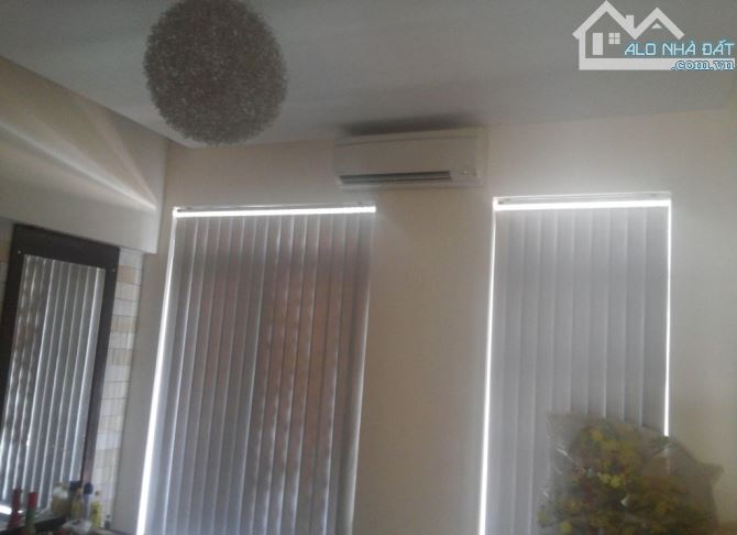 Nhà 38m² Bà Hom xây 1 trệt 2 lầu. Hẻm oto 6m thông, sổ chính chủ. Giá chỉ 2,4 tỷ còn TL - 9