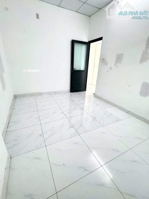 QUÁ THƠM – NHỈNH 4 T Ỷ - 56m2 - (4.4x13m NH 4.8m) - 2 TẦNG - 3 PN - HẺM 3M CÁCH 50M RA MT - 9