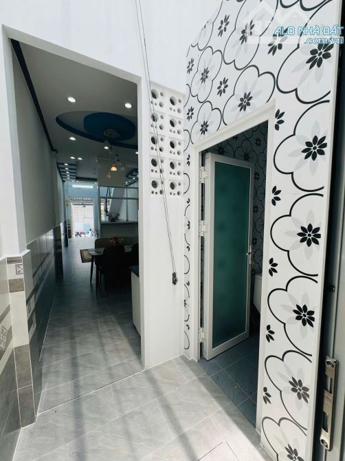 Cho thuê nhà 3 phòng ngủ Nguyễn Trãi có máy lạnh 8 triệu - 9