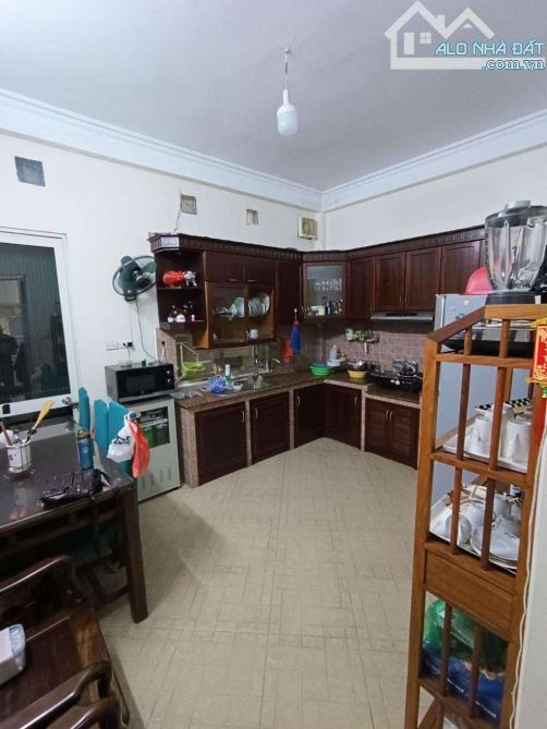 Bán nhà Dân xây - Âu Cơ - 65m2 x 4T x MT 5m - 3 Thoáng - Ngõ thông vài bước ra Phố - 9