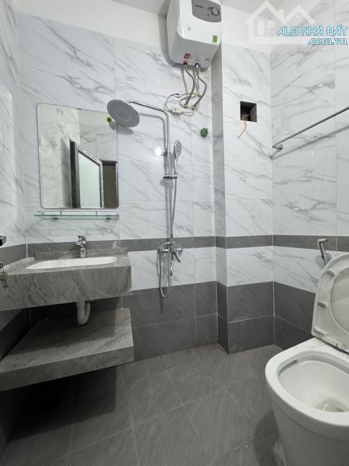 CỰC HIẾM- NHÀ MỚI ĐẸP - Ở NGAY - NỘI THẤT CAO CẤP - NGÕ Ô TÔ THÔNG - BÁT KHỐI, LONG BIÊN - 9