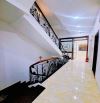 Chính chủ cần chuyển nhượng căn nhà 7 tầng cách 1 nhà ra hồ tây DT 55m2