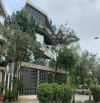 Bán biệt thự sân vườn trung tâm Cầu Giấy 190m2, vỉa hè ô tô tránh,gần công viên 93 tỷ