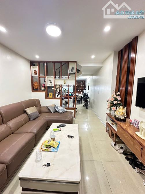 Bán nhà 3 tầng sau 1 nhà mặt đường Nguyễn Công Hoà - Lê Chân - Hải Phòng