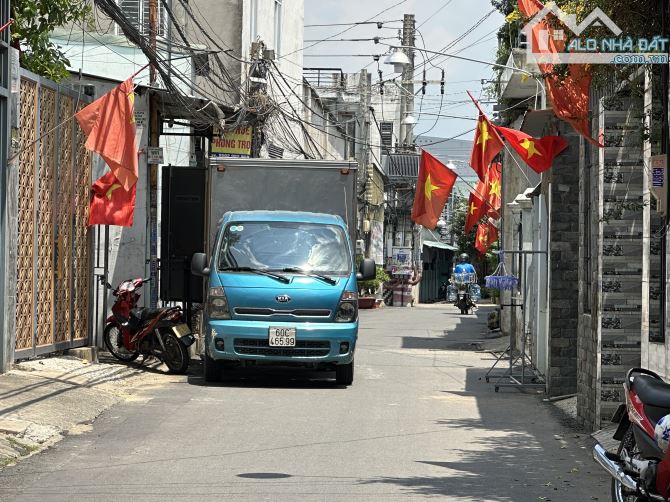 Bán lô đất sổ riêng tân hiệp 175m2 giá tốt hẻm 2 xe hơi quá lẻ luôn