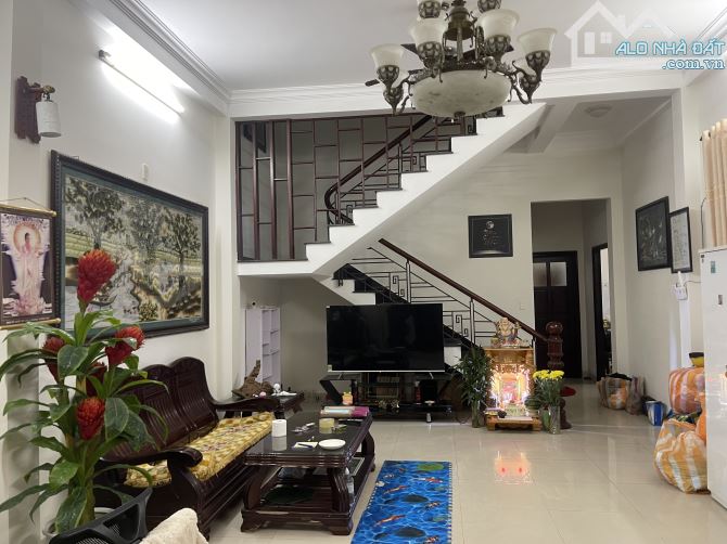 Bán nhà kiệt ôtto  Trần Cao Vân cách MT 20m kiệt đổ nhựa thông dt khủng