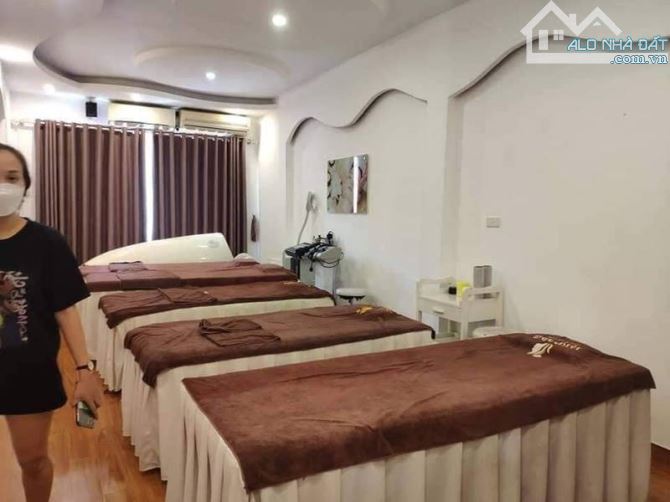 Bán gấp nhà mặt phố Trần Thái Tông, Quận Cầu Giấy dt 42m,5 tầng,  mt 3,8m, giá 28,3 tỷ