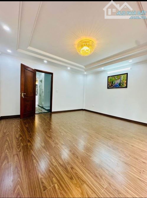 ❤️❤️ ĐẲNG CẤP - 52M NHÀ ĐẸP THẠCH BÀN- 6 TẦNG - THANG MÁY - Ô TÔ - LÔ GÓC - KINH DOANH - N