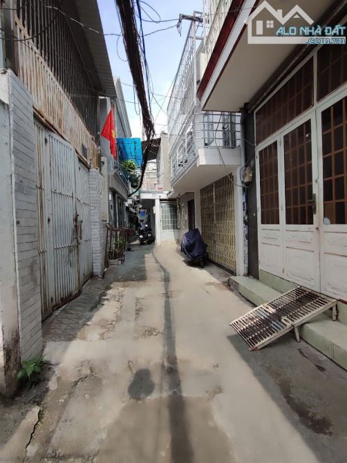 HẺM 3 GÁC THÔNG, Điện Biên Phủ (4.5m x 13m), sát Landmark, nhỉnh 5 tỷ.