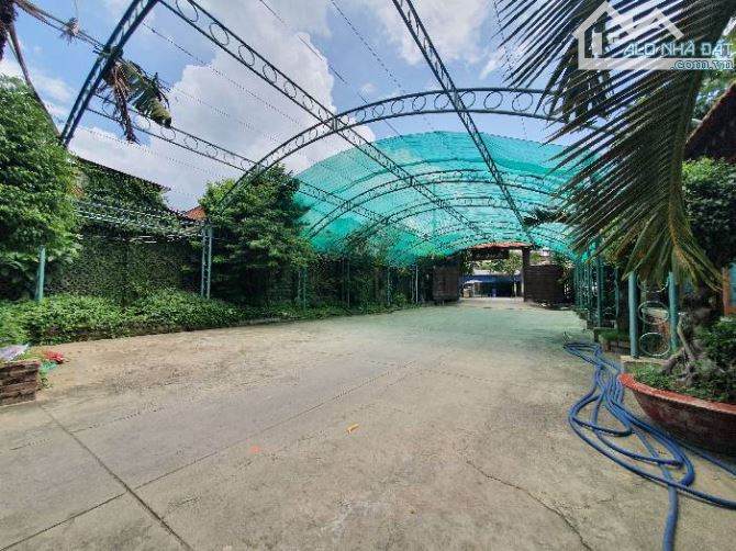 BÁN NHÀ HÀNG THỦ ĐỨC 14.000M2, ĐẸP NHƯ KHU DU LỊCH, DÒNG TIỀN 10 TỶ/TH. GIÁ 17 TRIỆU/M2