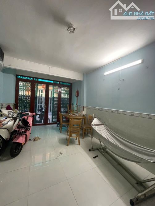 Nhà Hẻm 2,5m Tạ Quang Bửu Ngang 3,5 nở hậu 5,5 dài 13,75 p3 q8
