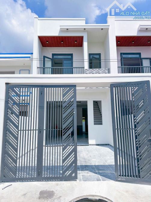 BÁN NHÀ LẦU SHR CHỈ 600TR NHẬN NHÀ CÁCH BỬU LONG 7 PHÚT DI CHUYỂN