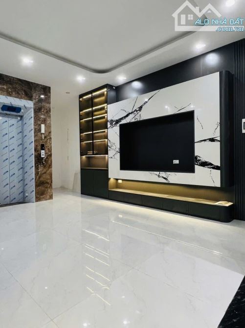 NHÀ MỚI KÍNH CONG 6 tầng THANG MÁY VĂN CHƯƠNG-ĐỐNG ĐA CHỈ HƠN 7tỷ