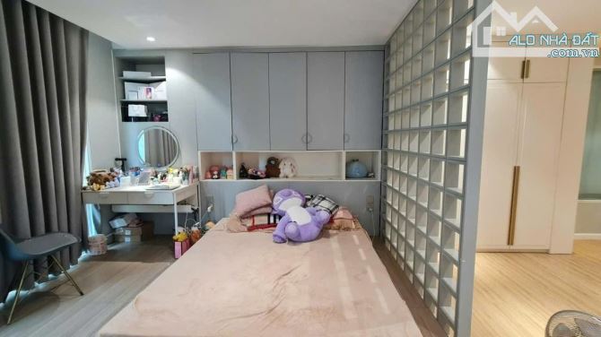 BÁN NHÀ PHÂN LÔ HOÀNG VĂN THÁI, THANH XUÂN 64M² x 5 TẦNG Ô TÔ NGỦ TRONG NHÀ GIÁ 15,5t