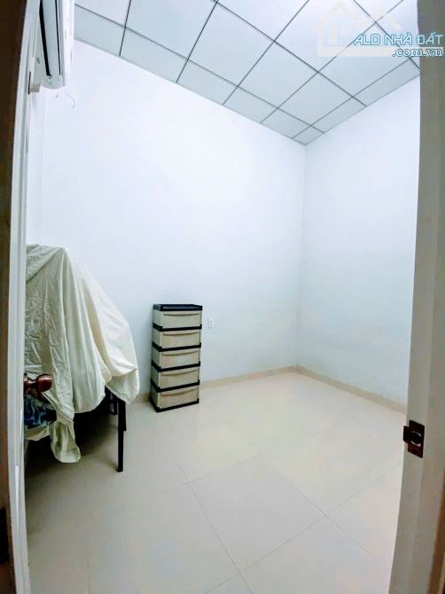 Nhà phường Tân Phong , gần đường Hồ Hoà , giáo xứ Thuận Hoà