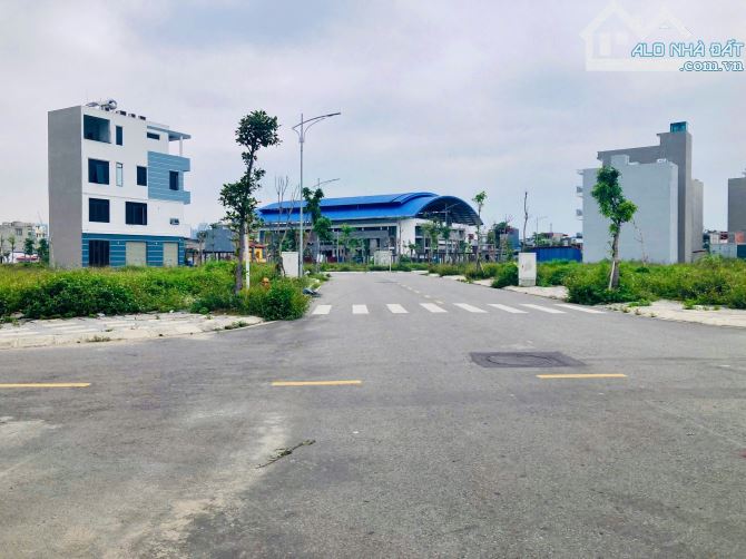 BÁN LÔ 42.4M2 TĐC 9,2HA THÀNH TÔ, HẢI AN ➖Dtmb: Ngang 4,2m đường 12m ➖Hướng nam (đông tứ t