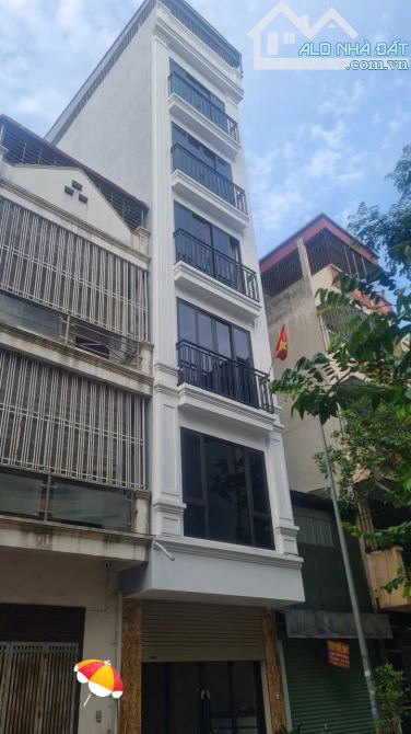 Bán nhà 3 tầng vườn hoa hà đông 78m phân lô vỉa hè ô tô tránh