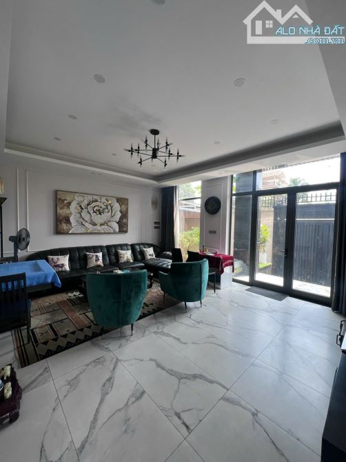 Bán villa hồ bơi sân vườn An Phú, Q2 gần ngay Đảo Kim Cương HCM, 69 tỷ, gần 301m2