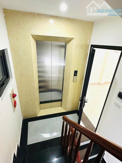 NHÀ PHÂN LÔ MINH KHAI - DIỆN TÍCH 41/45MT2 - 6 TẦNG THANG MÁY - GẦN PHỐ - Ô TÔ ĐỖ CỔNG
