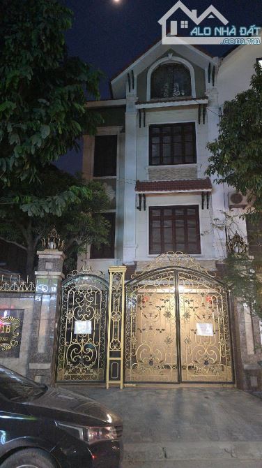 BIỆT THỰ NHÀ VƯỜN MỸ ĐÌNH - VỊ TRÍ KIM CƯƠNG ĐẦU TƯ SIÊU ĐỈNH DT130m2 4T MT8m