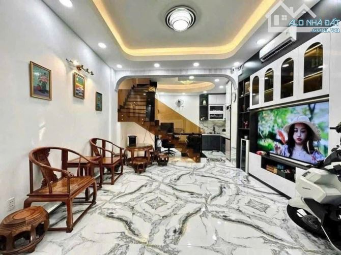Bán nhà Minh Khai, xây mới, ngõ thông, 32m2, 5T, 3 ngủ, hơn 6 tỷ