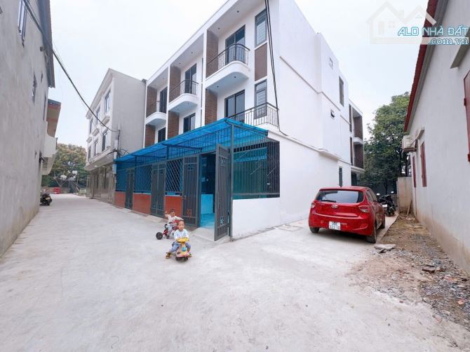 Bán nhà 3 tầng, 56m2, ô tô đỗ cửa, Đại Thành Quốc Oai chỉ cách Yên Nghĩa 4km, giá 3.8 tỷ