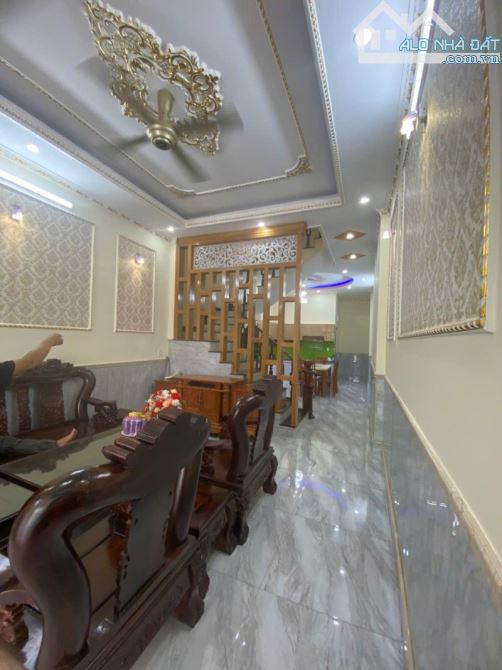 Bán nhà 3 Tầng Dĩ An,đượng nhựa 8m thông thoáng,gần ngã tư Chiêu Liêu