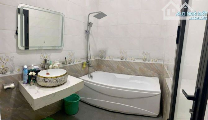 Nhà 3 tầng kiệt ô tô Trường Chinh giá chỉ 5,3 tỷ