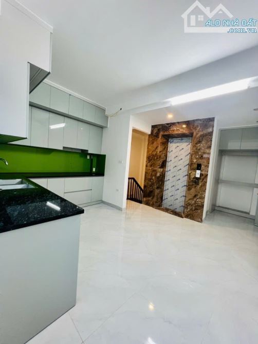 TÔN ĐỨC THẮNG - 6 TẦNG THANG MÁY - Ô TÔ 30M - 7,9 TỶ