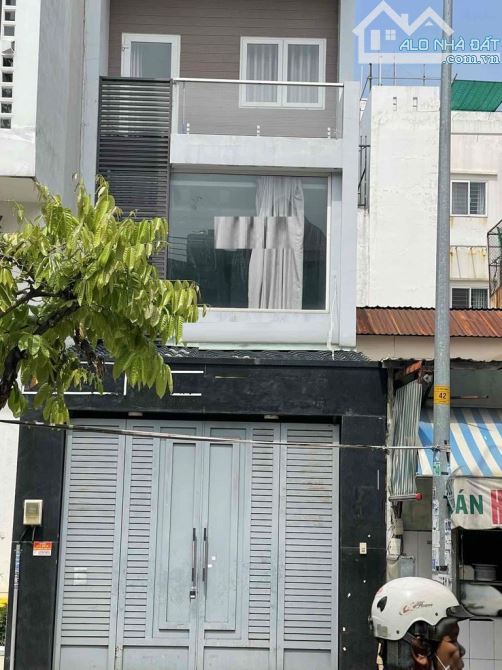 Cho thuê nhà Mặt tiền tân hương, tân phú, dt 4,25 x 25m, nhà 3 lầu, 5pn 6tolet, giá 24tr