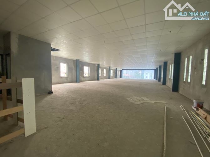 Bán tòa nhà mặt phố xã đàn 450m2*4T, MT12M cho thuê 8 tỷ/năm giá 330 tỷ có thương lượng