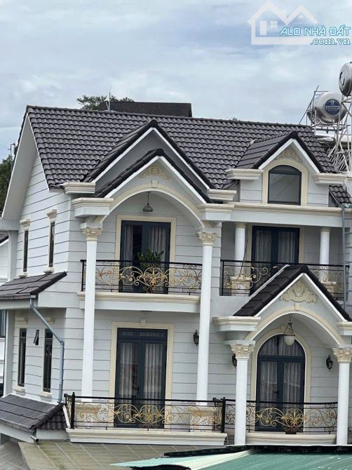 Dư nhà k ở lại k có người trông coi nên gd e cần bán nhanh căn biệt thự mini phường 9 Dala