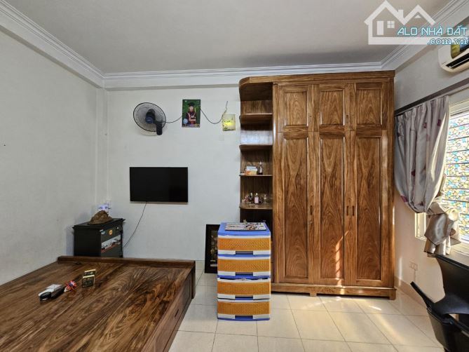 BÁN NHÀ P.KHÂM THIÊN - 30M - 4 TẦNG, - DÂN XÂY CHẮC CHẮN - BA GÁC ĐỖ CỬA- CHƯA ĐẾN 6 TỶ