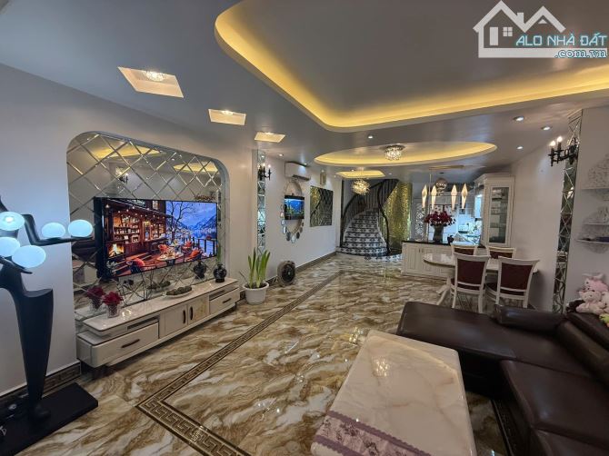 VIP ! Cực đẹp Đường Bưởi 73m2, NT sang chảnh, dân xây ở sướng, PLQĐ an ninh, MT quyền lực
