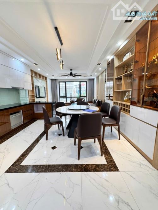 Trung tâm Đống Đa- Hoàng Cầu - ngõ thoáng sáng kinh doanh bất chấp Full nội thất - DT 38m²