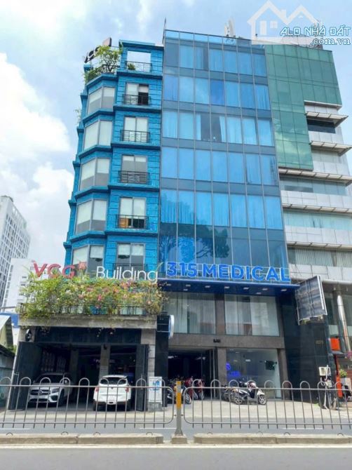 Bán nhà mặt tiền 6 tầng đường Lê Quang Định, P.7, Bình Thạnh. DT: 10*30M (300m2)