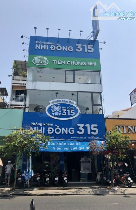 Hàng hot-Mặt tiền Cmt8 đoạn sầm uất. Dt: 6x21m. 3 lầu, 43,5 tỷ