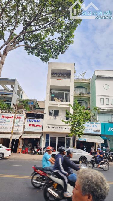 Nhà mặt tiền đường Chợ Lớn gần Trần Văn Kiểu, DT 4m x 21m (84m2), lửng 2 lầu ST giá 16,2t