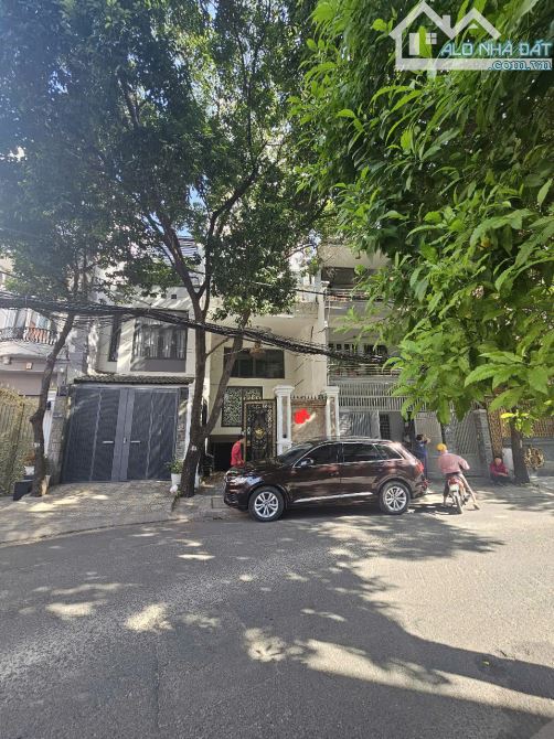 Biệt Thự mini N5x22m,Hầm+5 Tầng, Giá 27 tỷ, MT Đường Núi Thành  P13, Q Tân Bình.