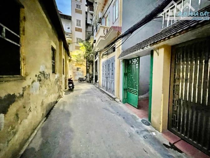 Bán đất tặng nhà mặt ngõ thông, Đội Cấn, Ba Đình 80m 4 tầng MT 6m 11.6 tỷ