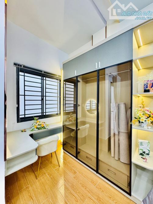 Nhà 136m2 - Hẻm Ô Tô - Tương Lai 2 Mặt Tiền - Gần Nhà Ga T3 Sân Bay - Đường Cộng Hoà