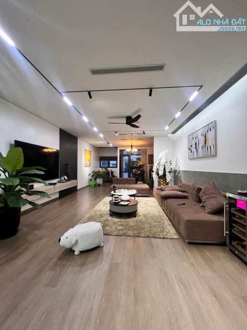 Sát lô góc phố Hoàng Đôn Hoà Hà Cầu, 45m 5 tầng kinh doanh. Giá chào 15 tỷ hơn
