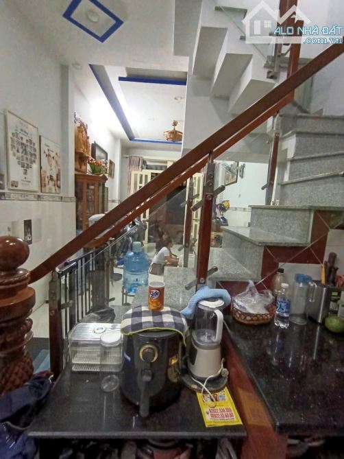 Bán nhà Phùng Tá Chu, gần Tên Lửa, An Lạc A, 35m² - 3.7x11 - 2 tầng, chỉ hơn 3 tỷ