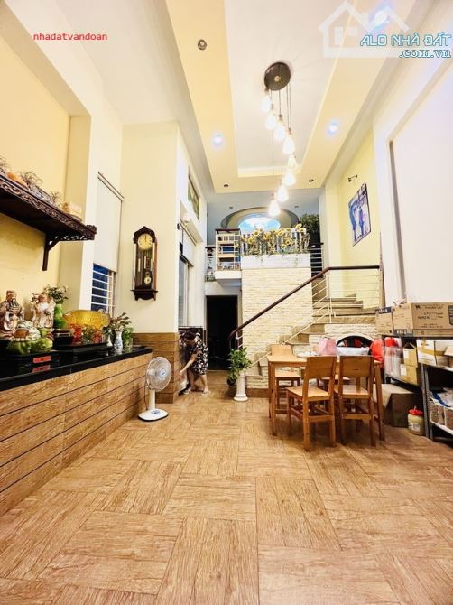 CƠ HỘI HIẾM NHÀ CỘNG HOÀ, P.4, TÂN BÌNH- LÔ GÓC 3 MẶT, ĐANG CÓ DÒNG TIỀN ỔN ĐỊNH-CHƯA 18TỶ
