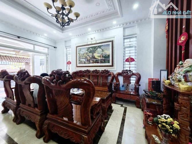 BIỆT THỰ MẶT TIỀN NGHĨ DƯỠNG TÂM HUYẾT - GẤP BÁN - GIẢM SÂU - HIỆP BÌNH CHÁNH
