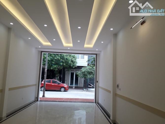 - Bán nhà đường Trần Cung, sát phố, nội thất xịn sò, 57m2, 12.5 tỷ.