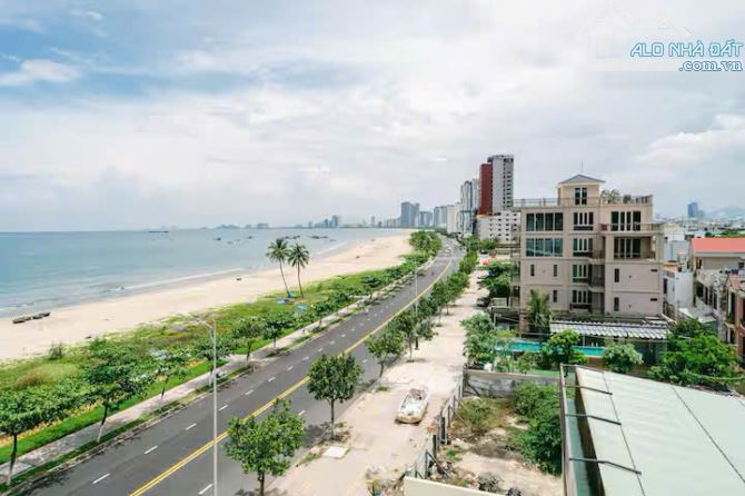 ☀️ Bán nhà 5 tầng - 3 mặt tiền đường Hoàng Sa. View trực diện biển siêu hiếm