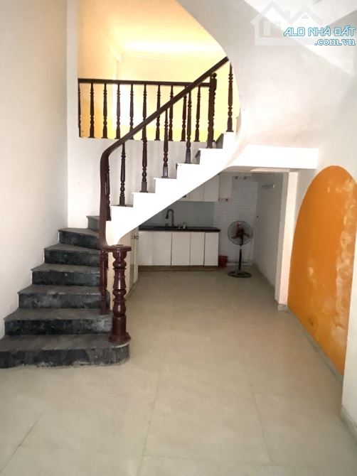 20M RA PHỐ TRIỀU KHÚC - CHỦ CẦN BÁN GẤP - 32M2 - 4 TẦNG - GIÁ 5,x Tỉ