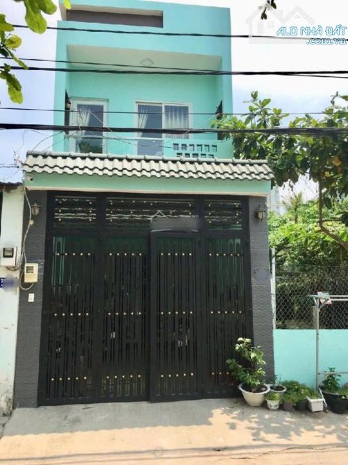 SIÊU PHẨM BÌNH TÂN. HƯƠNG LỘ 2.80M2.DT4X20M.3 TẦNG 3 PHÒNG NGỦ 4WC